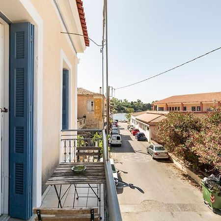 Traditional House At Koroni Near Beach Eksteriør billede