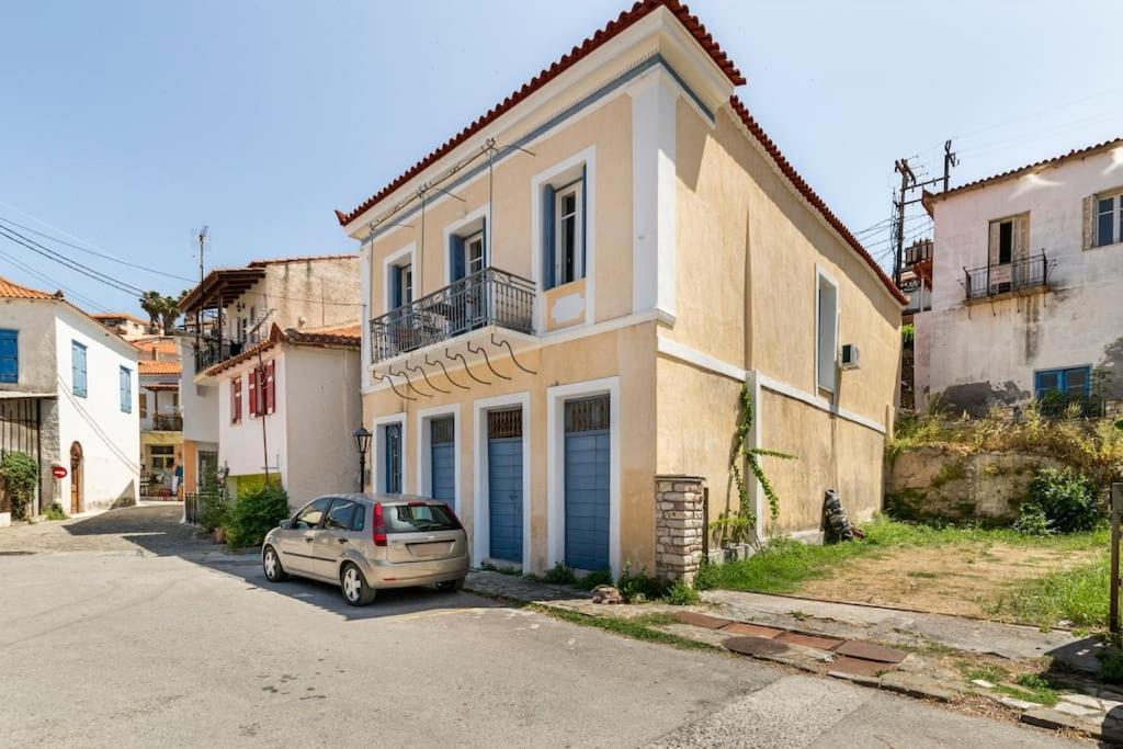 Traditional House At Koroni Near Beach Eksteriør billede