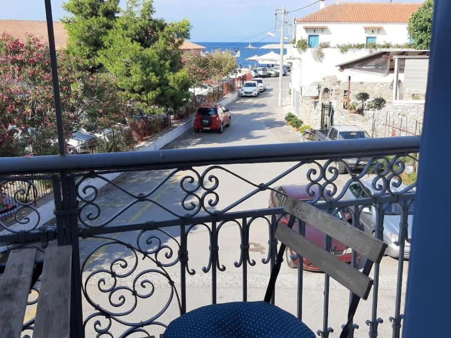 Traditional House At Koroni Near Beach Eksteriør billede