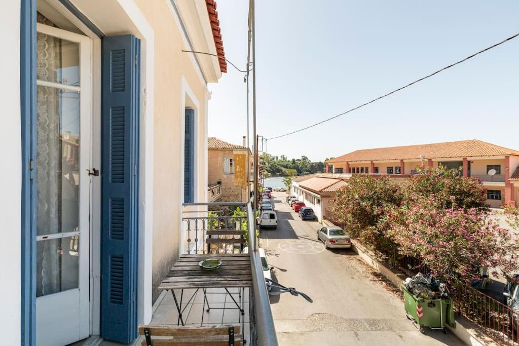 Traditional House At Koroni Near Beach Eksteriør billede