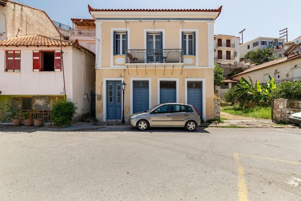 Traditional House At Koroni Near Beach Eksteriør billede